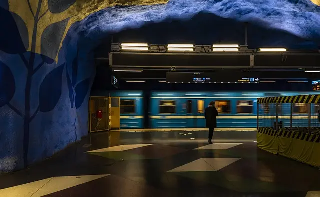 metro-4501839_640